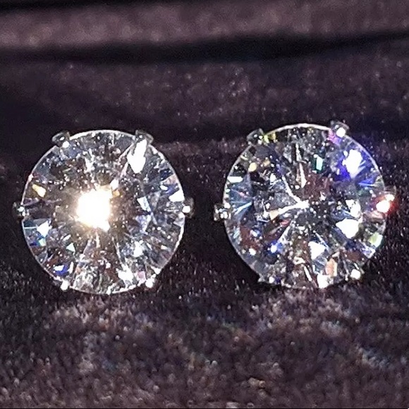 7.5 mm round stud earrings - Picture 3 of 6